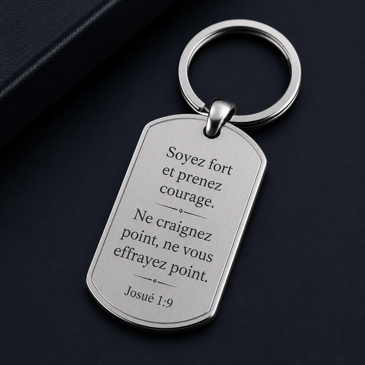 Silver Avec Dieu rien n’est impossible keychain by Cornerstone, French version